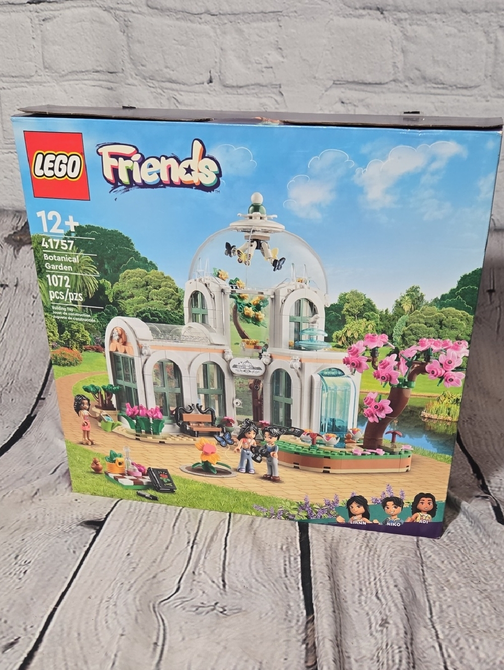 Lego Botanical Garden Set in White, Green, Pink & Tan